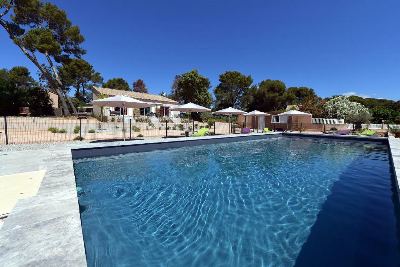 Sous Les Pins Gites Et Chambres D'Hotes La Londe-les-Maures Bagian luar foto