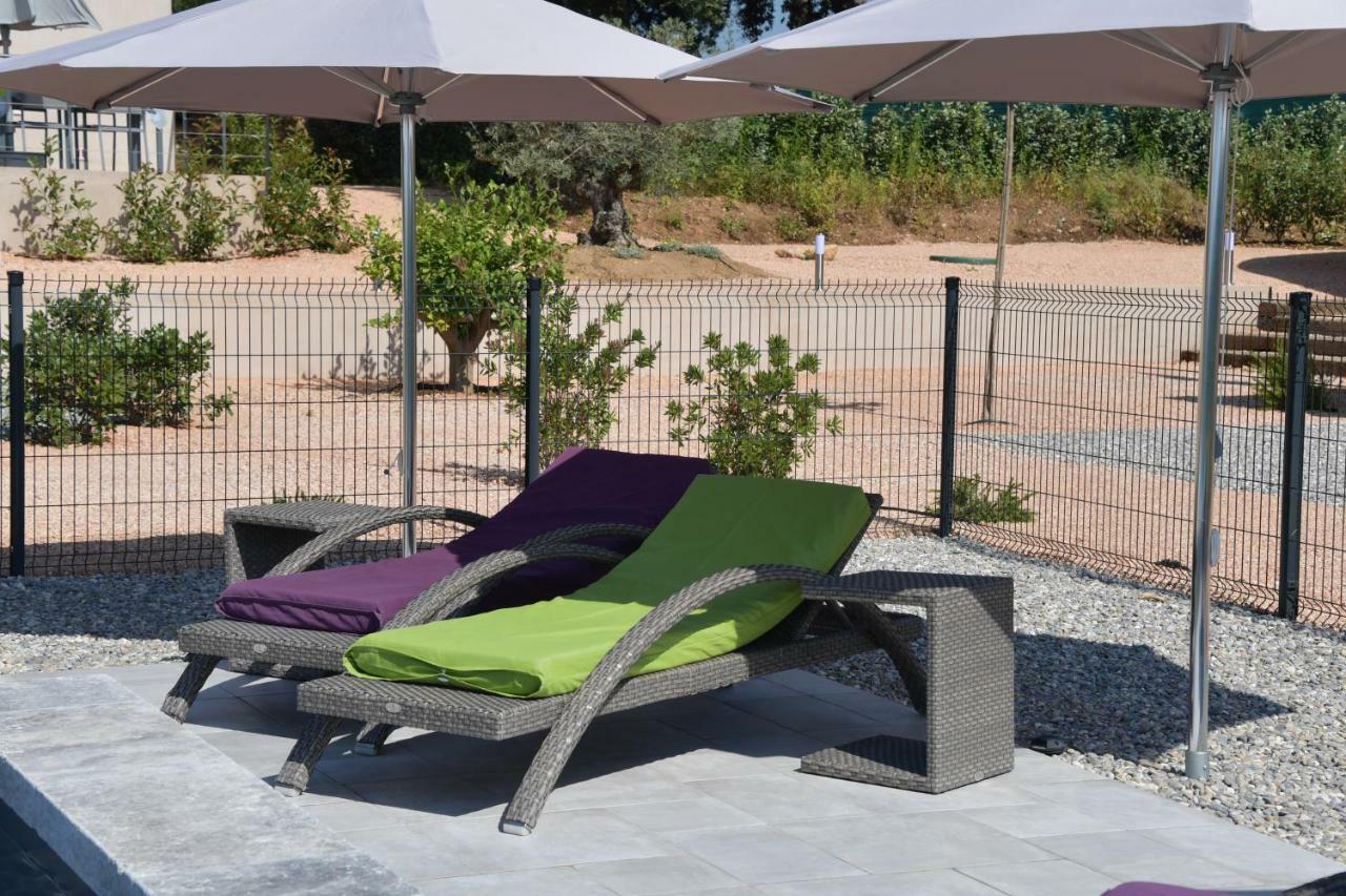 Sous Les Pins Gites Et Chambres D'Hotes La Londe-les-Maures Bagian luar foto